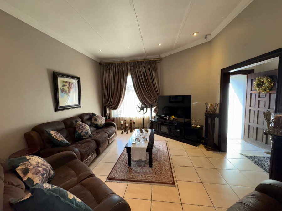 4 Bedroom Property for Sale in Safari Gardens North West